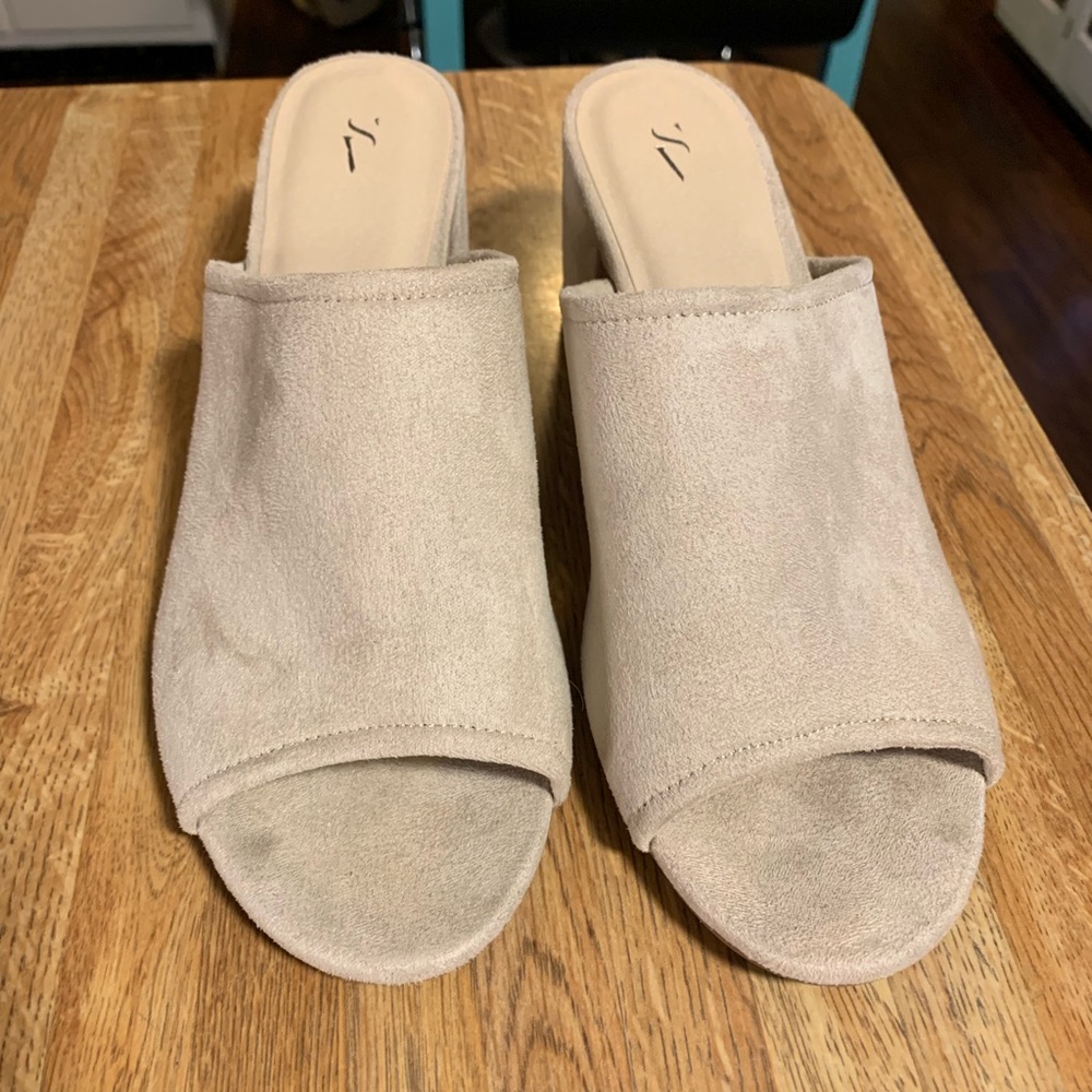 Simply Vera, ladies tan slides